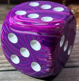 Festive┬« 50mm w/pips Violet/white d6