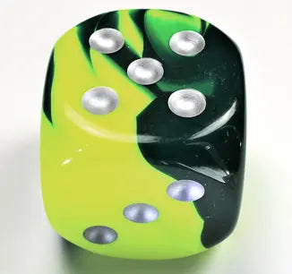 Chessex Gemini┬« 50mm w/pips Green-Yellow/silver d6